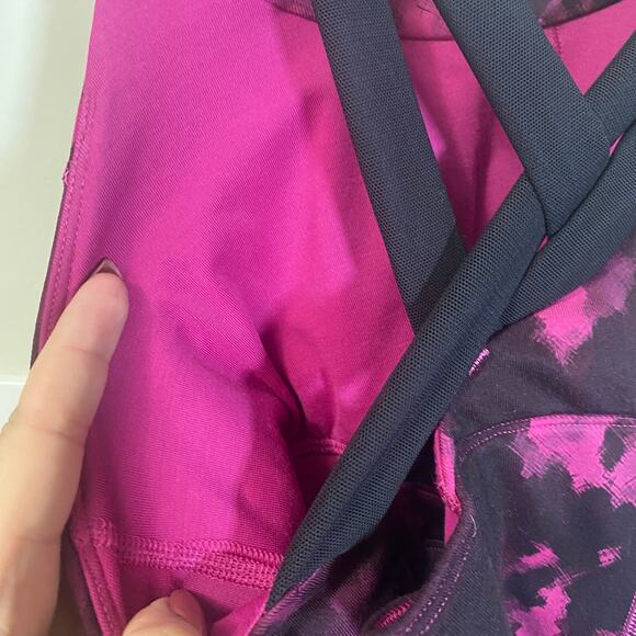 $10 SALE Lululemon Enhearten Tank Top Bra Blooming Pixie Raspberry Black  Sz 8 - Picture 9 of 12